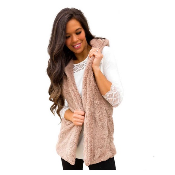 Trindy Clozet Boutique Jackets & Blazers - New Fuzzy Sherpa Pocketed Vest